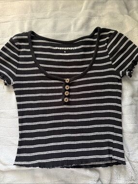 Aeropostale Black & White Striped Ribbed Henley Scoop Neck Crop Top